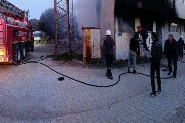 Gelibolu’da çıkan ev yangını söndürüldü haberi