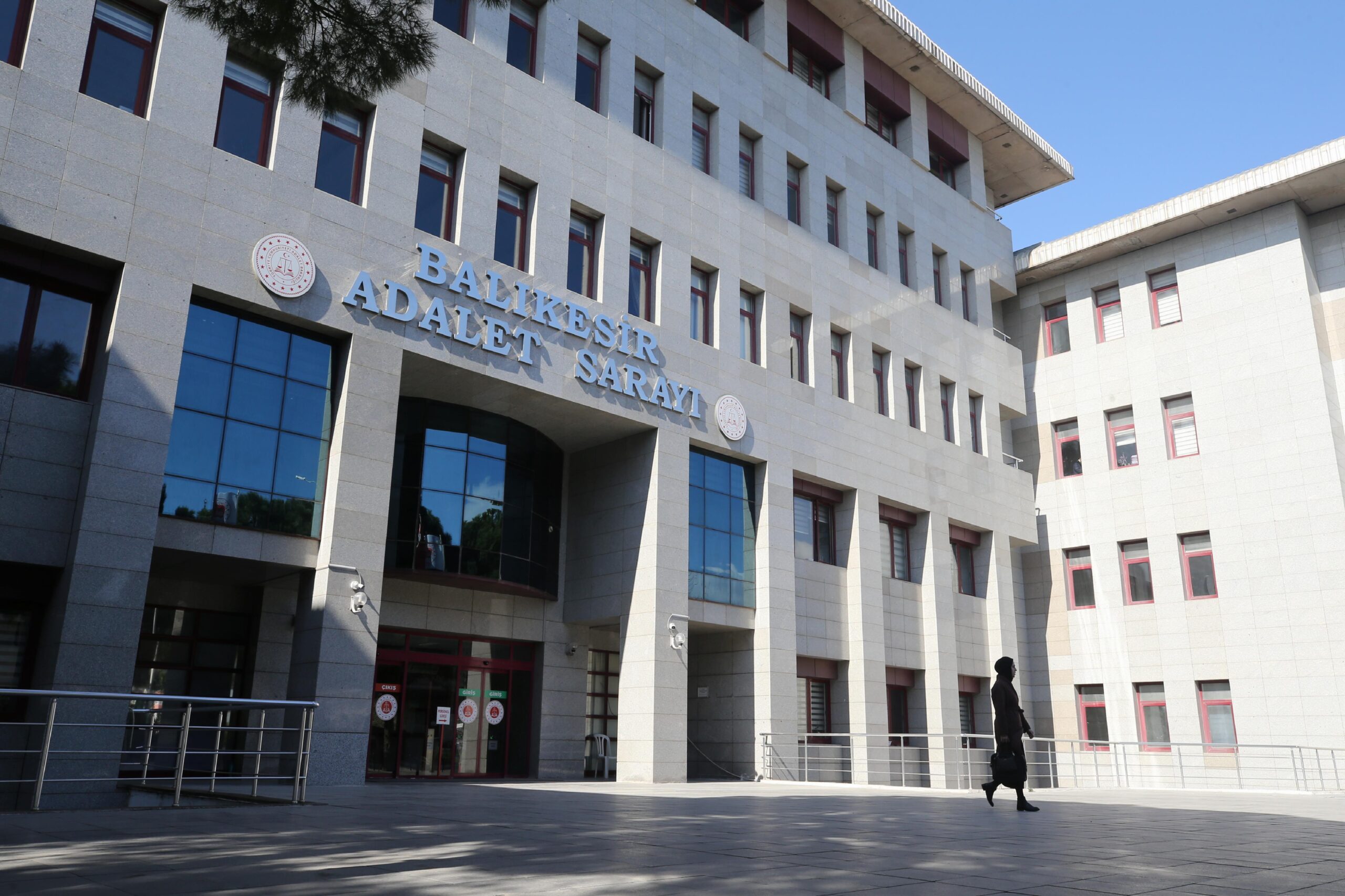guncelleme-2-balikesirde-muhimmat-fabrikasindaki-patlamaya-iliskin-4-sanik-hakim-karsisinda-haberi-1LCc6kIQ.jpg