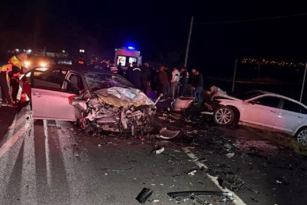 GÜNCELLEME – Çanakkale’deki kazada hayatını kaybeden 3 kişinin cenazesi toprağa verildi haberi