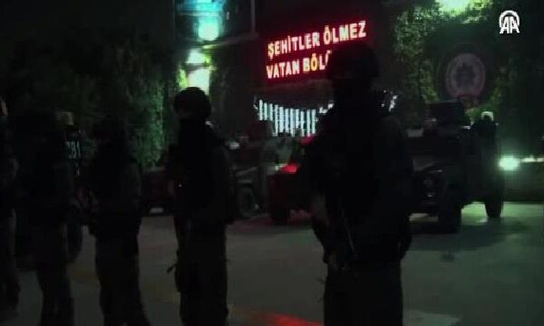 GÜNCELLEME – Cumhurbaşkanı Erdoğan ve ailesine hakaret ettiği tespit edilen 55 zanlı yakalandı haberi
