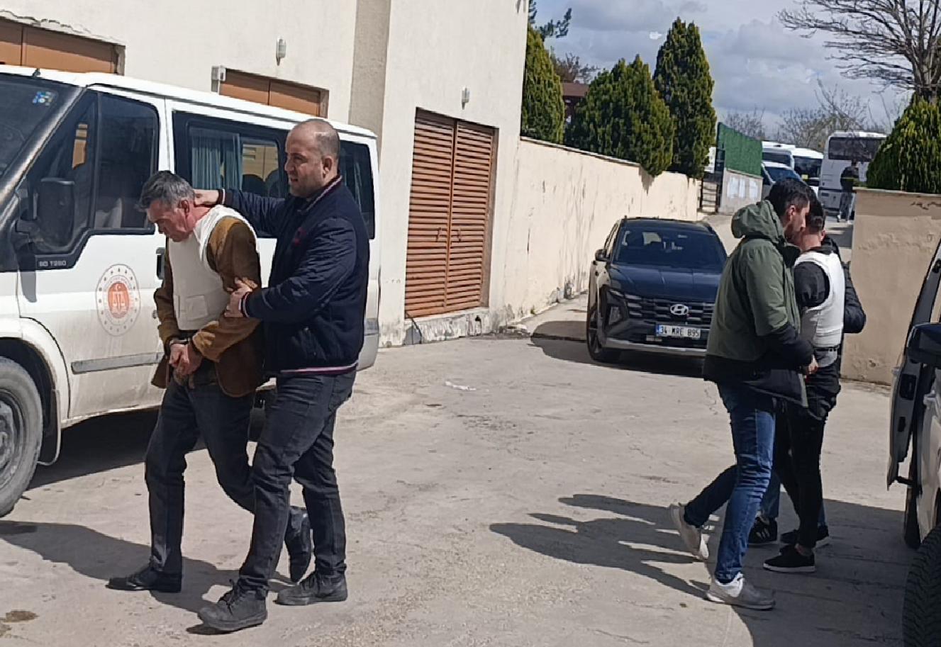 guncelleme-tekirdagda-bir-kisinin-oldugu-bicakli-kavgayla-ilgili-baba-ve-oglu-tutuklandi-haberi-yTxBURLn.jpg