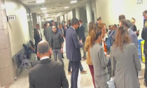 İBB’deki yolsuzluk ve terör soruşturmalarında şüphelilerin ifadeleri alınmaya başladı haberi