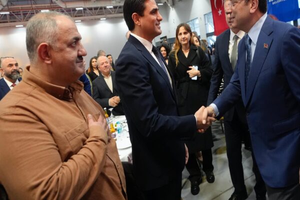 İBB’nin düzenlediği iftarda muhtarlar bir araya geldi haberi