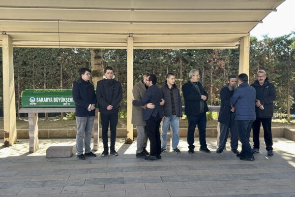 İbn Haldun Üniversitesi Rektörü Arkan’ın annesinin cenazesi Sakarya’da defnedildi haberi