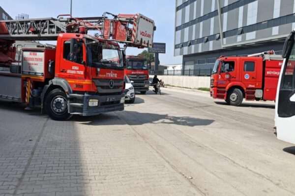 İnegöl’de fabrika bacasında çıkan yangın söndürüldü haberi