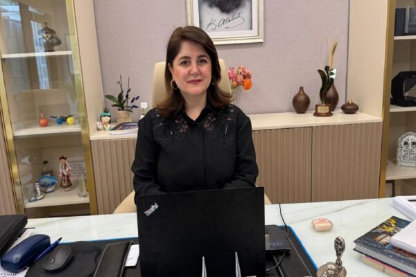 İŞ DÜNYASININ KADIN YÖNETİCİLERİ – Kadın liderler yetkinlikleriyle şirketlerin geleceğini şekillendiriyor haberi
