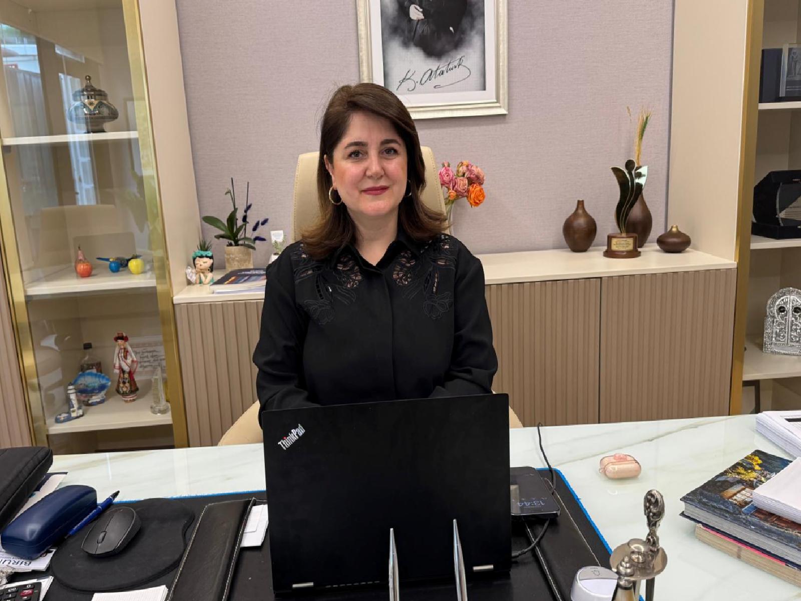 is-dunyasinin-kadin-yoneticileri-kadin-liderler-yetkinlikleriyle-sirketlerin-gelecegini-sekillendiriyor-haberi-lRmLGnZN.jpg