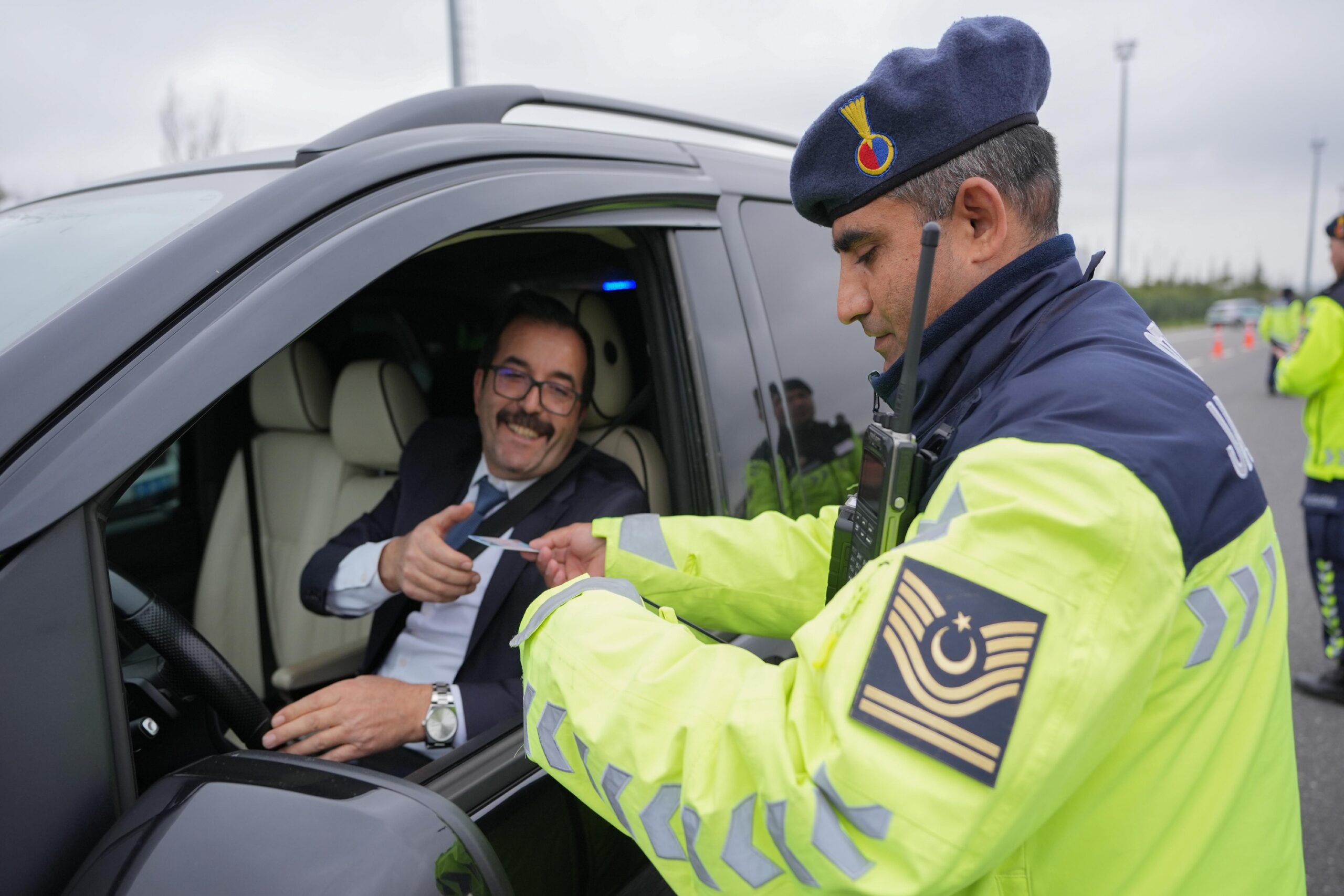 istanbulda-jandarma-ekiplerinden-bayram-oncesi-trafik-denetimi-haberi-KpcOqsFi.jpg