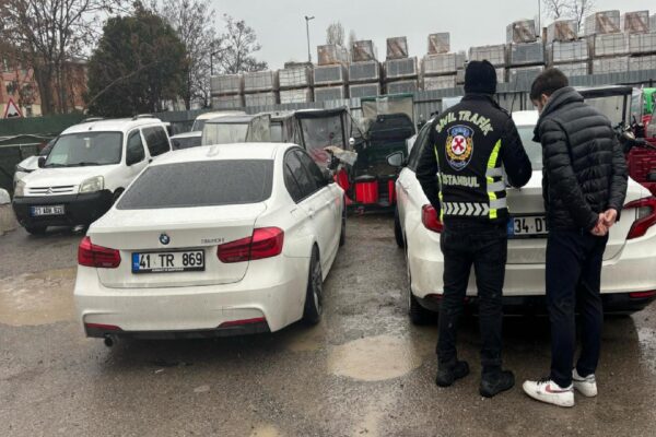 İstanbul’da trafikte ikinci kez drift atan sürücünün ehliyeti iptal edildi haberi