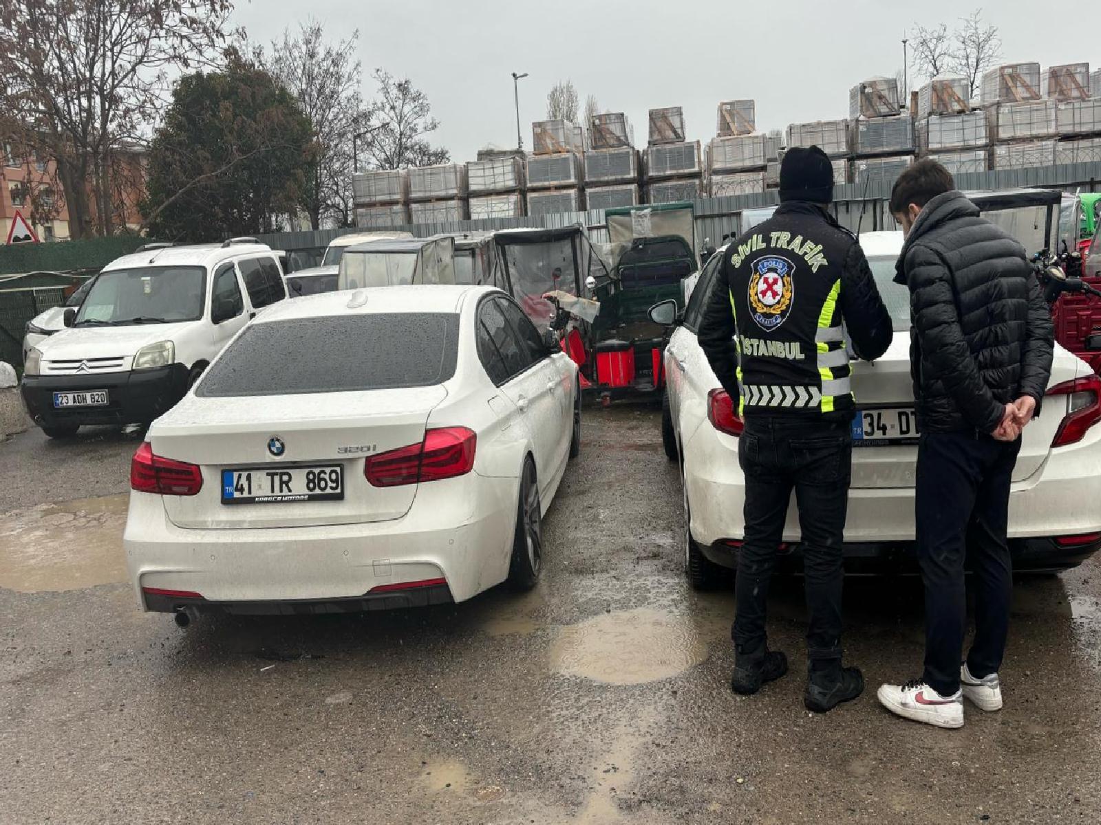 istanbulda-trafikte-ikinci-kez-drift-atan-surucunun-ehliyeti-iptal-edildi-haberi-hzM9ZPBF.jpg
