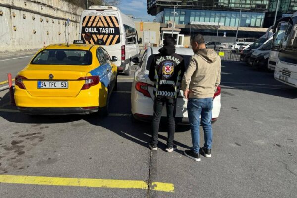 İstanbul’da yolcusundan fazla para alan taksi şoförüne ceza haberi
