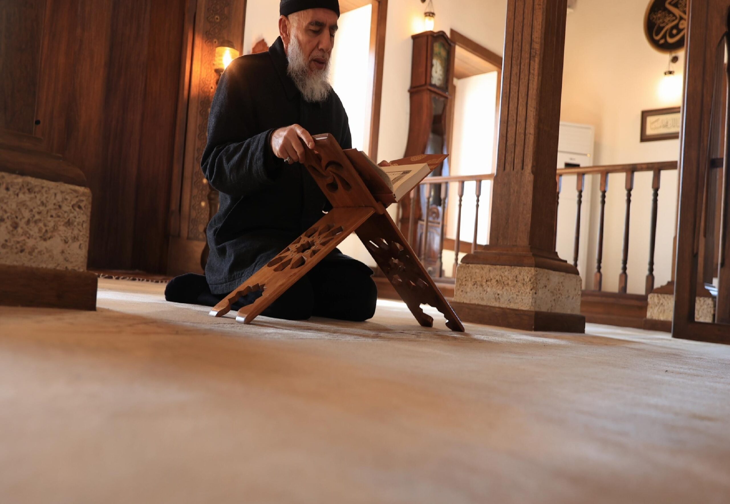 itikafa-girenler-ramazanin-son-gunlerini-yogun-ibadetle-geciriyor-haberi-8luXxT22.jpg