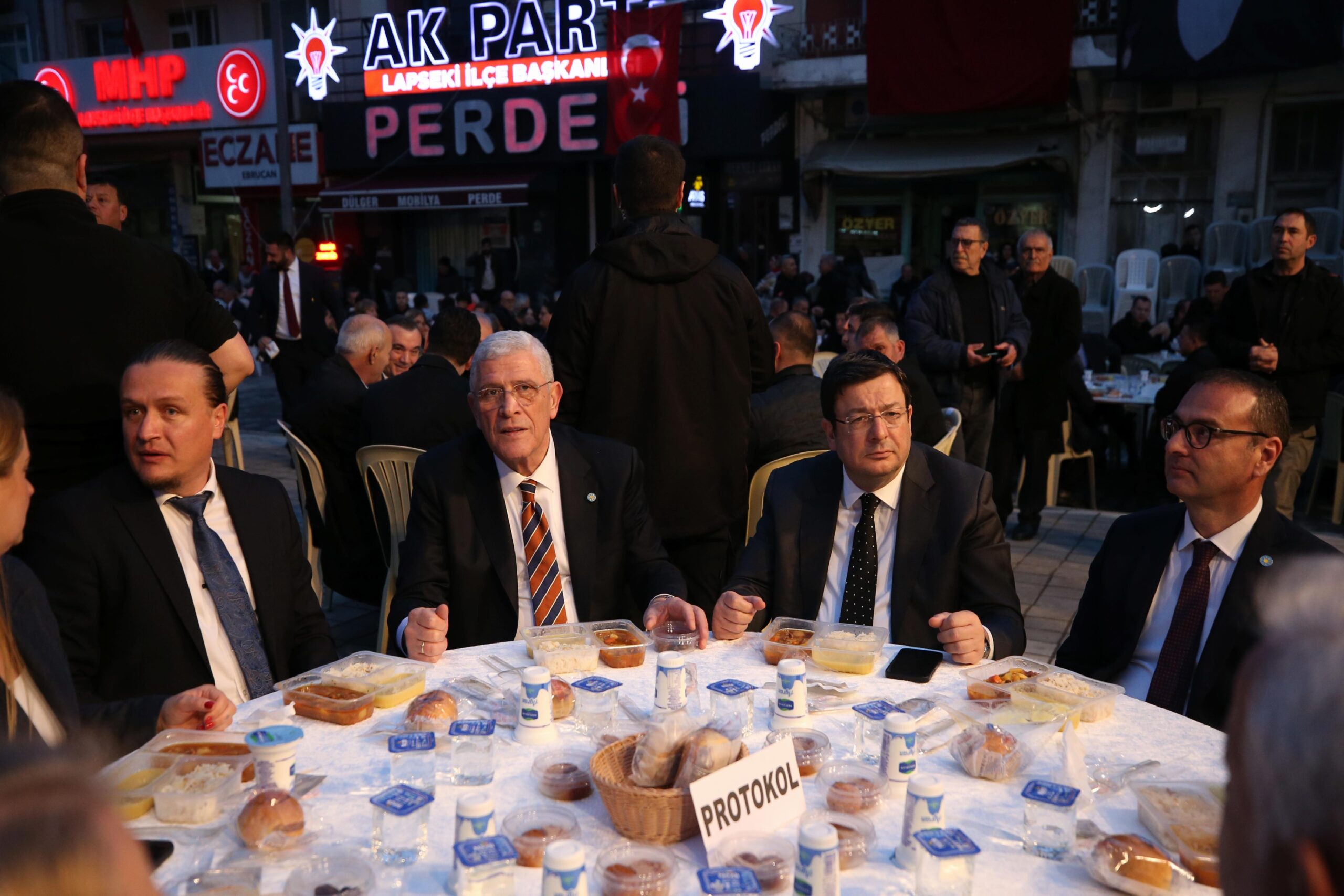 iyi-parti-genel-baskani-dervisoglu-canakkalede-iftar-programina-katildi-haberi-uZS4M5tq.jpg