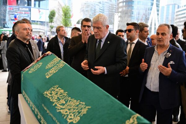 İYİ Parti Genel Başkanı Dervişoğlu, milletvekili adayı Toca’nın cenazesine katıldı haberi