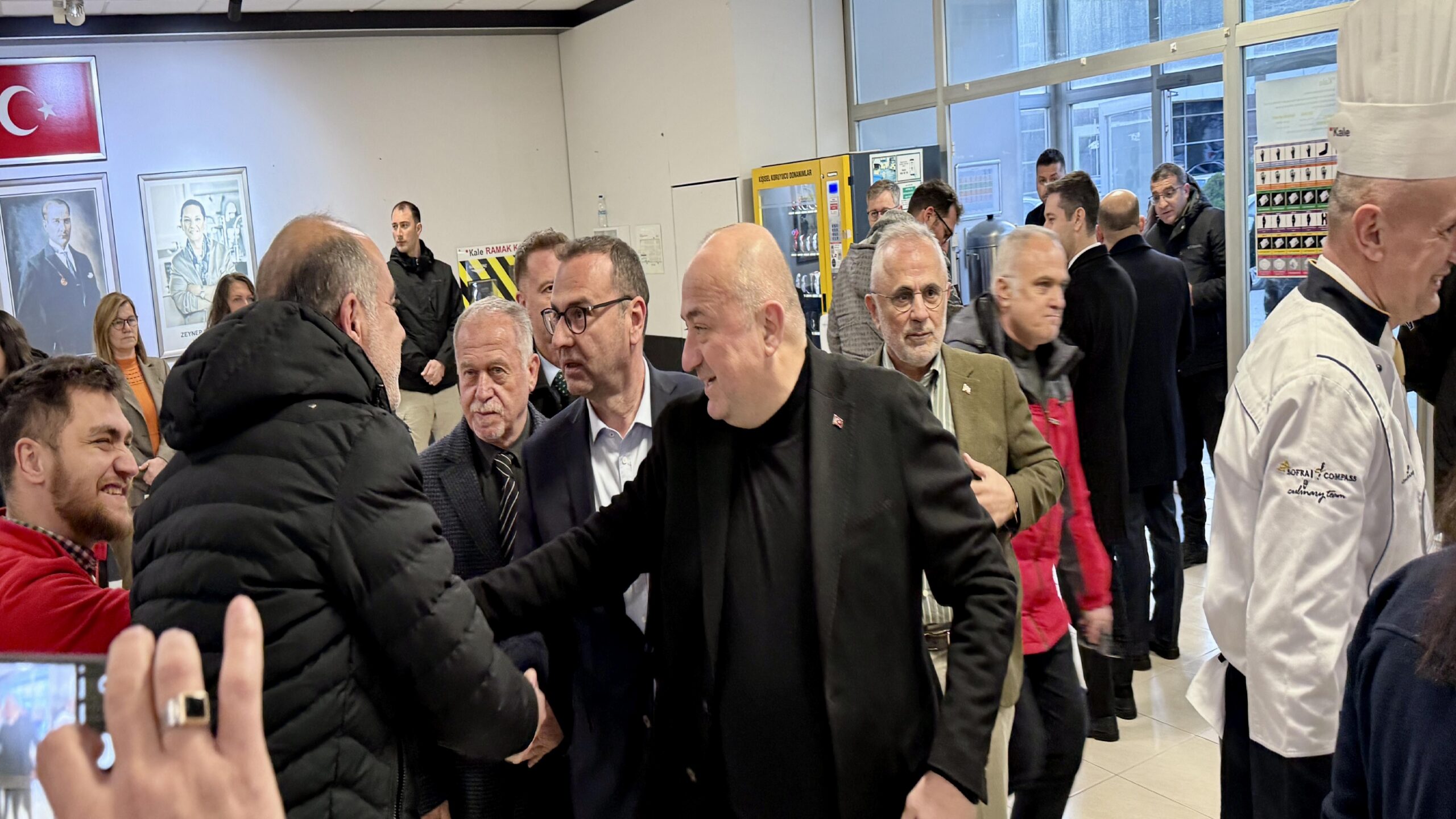 kale-grubu-tarafindan-geleneksel-iftar-programi-duzenlendi-haberi-a5EYLhTw.jpg