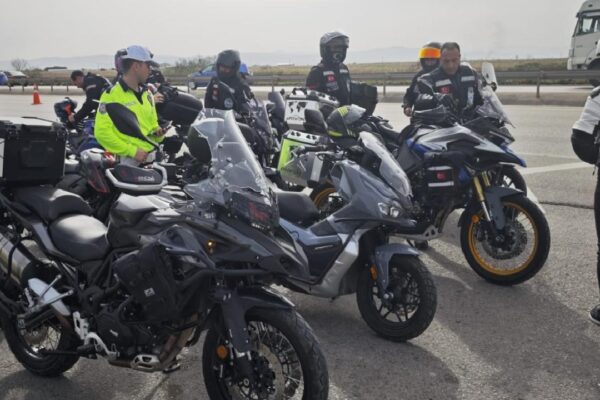 Karacabey’de motosiklet sürücüleri denetlendi haberi