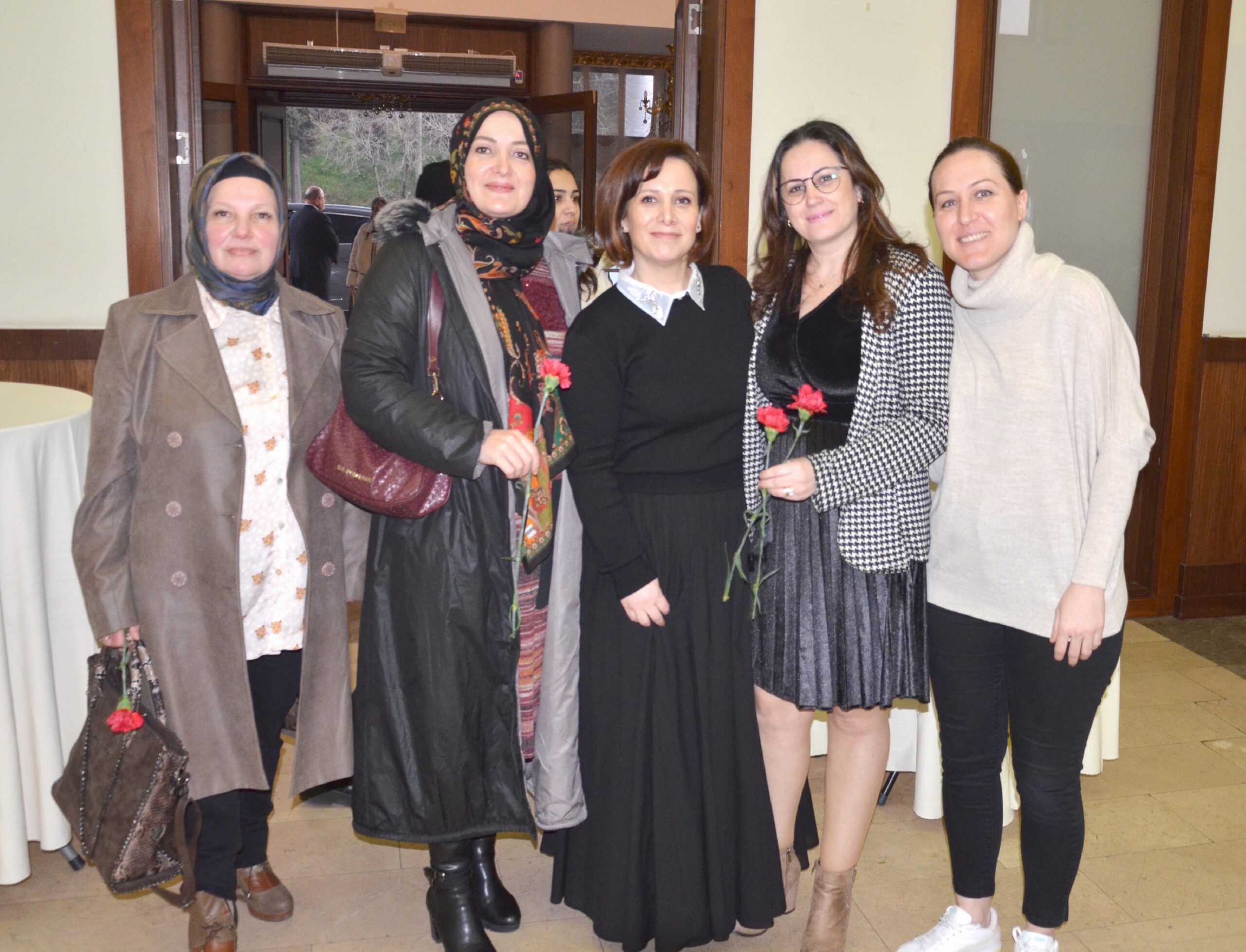 karamurselde-kadin-esnaf-iftarda-bulustu-haberi-iP7tVTDb.jpg