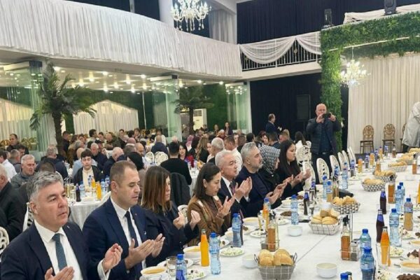 Kırklareli Valisi Turan, Bulgaristan’da soydaşlarla iftarda buluştu haberi