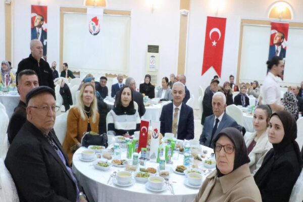 Kırklareli Valisi Turan şehit aileleri ve gazilerle bir araya geldi haberi