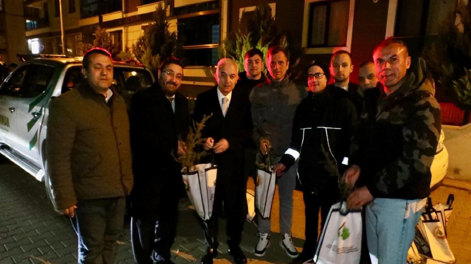 kirklarelinde-vatandaslara-fidan-dagitildi-haberi-7JyrhQCr.jpg