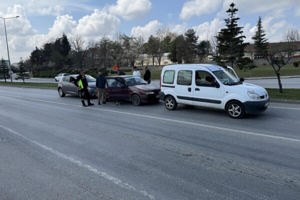Kırklareli’nde zincirleme trafik kazasında 1 kişi yaralandı haberi