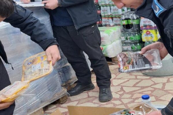Kıyıköy’de marketlerde satılan ürünler denetlendi haberi