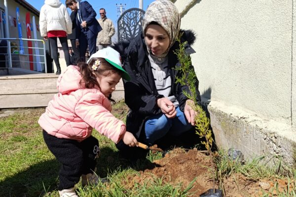 Kocaeli ve Sakarya’da fidanlar toprakla buluşturuldu haberi