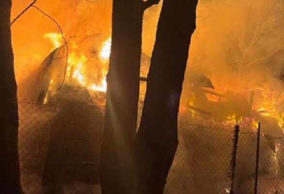 Kocaeli’de çıkan yangında bungalov kullanılamaz hale geldi haberi