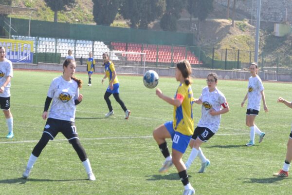 Kocaeli’de kadınlar ligi müsabakası yarıda kaldı haberi