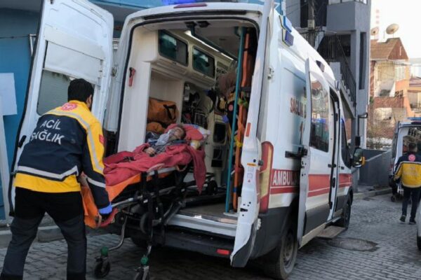 Kocaeli’de karbonmonoksit gazından etkilenen çift hastaneye kaldırıldı haberi