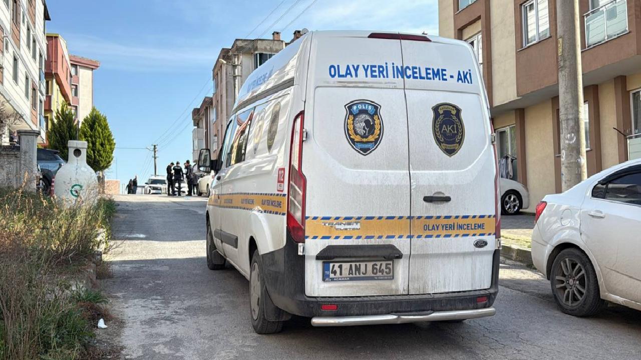 kocaelide-komsular-arasindaki-kavgada-1-kisi-oldu-3-kisi-yaralandi-haberi-hRZg5ckS.jpg
