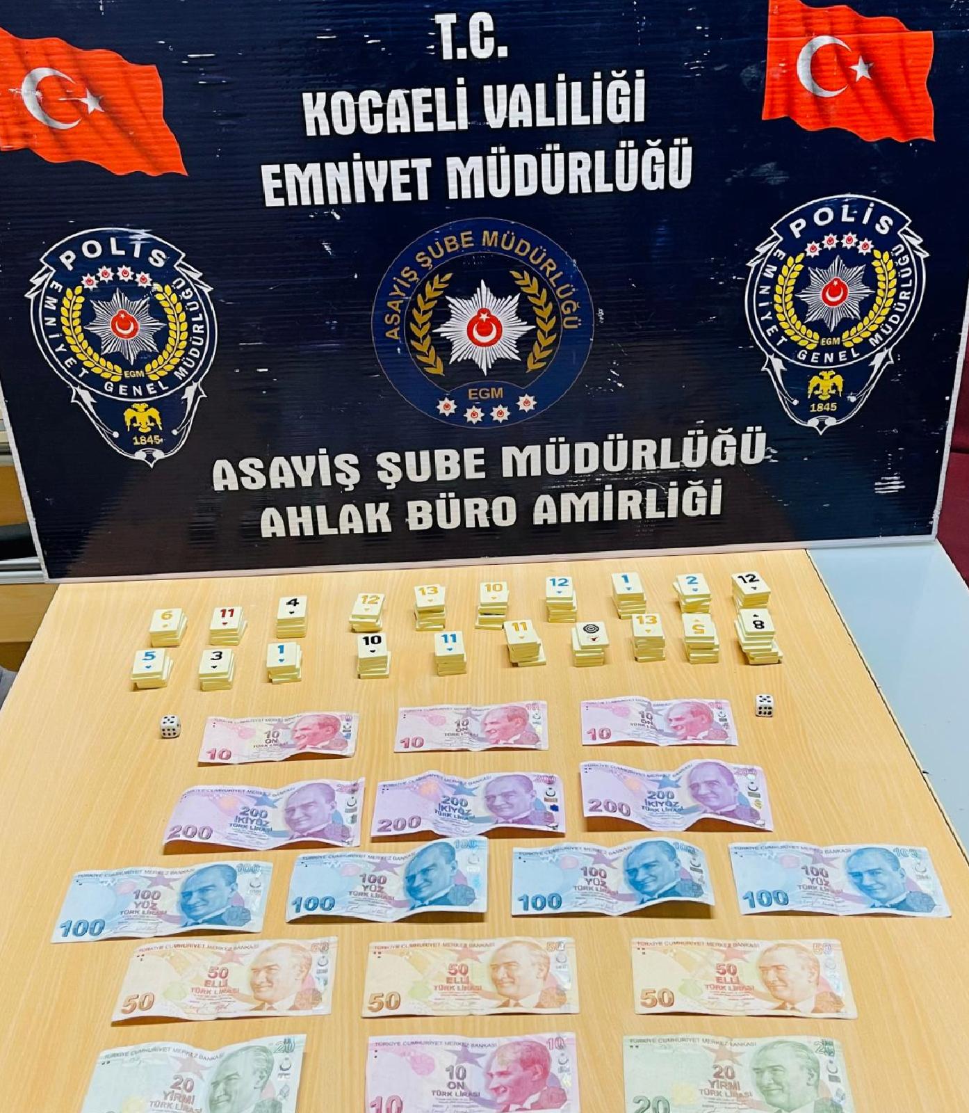 kocaelide-kumar-oynayan-3-kisiye-27-bin-741-lira-ceza-kesildi-haberi-4bjXxE83.jpg