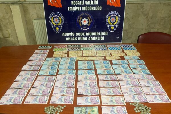 Kocaeli’de kumar oynayan 9 kişiye 83 bin 223 lira ceza kesildi haberi