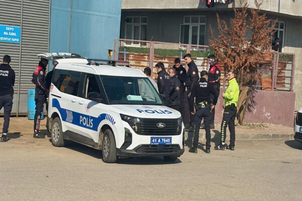 Kocaeli’de silahlı kavgada 1 kişi yaralandı haberi