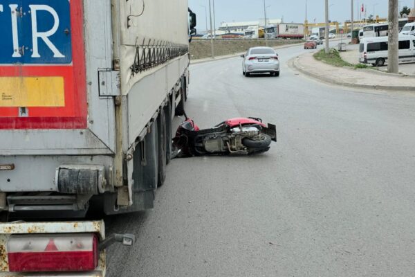 Kocaeli’de tırla çarpışan motosikletin sürücüsü yaralandı haberi