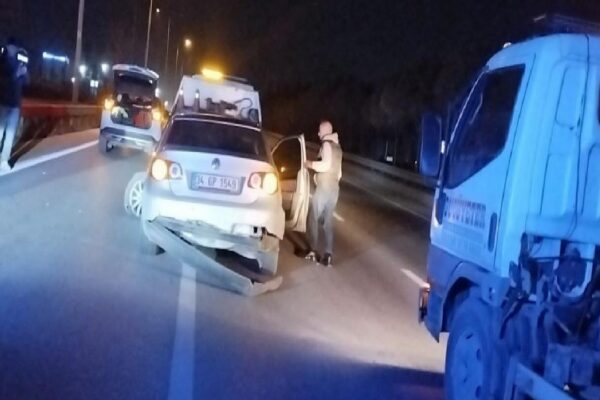 Kocaeli’deki trafik kazasında 2 kişi yaralandı haberi