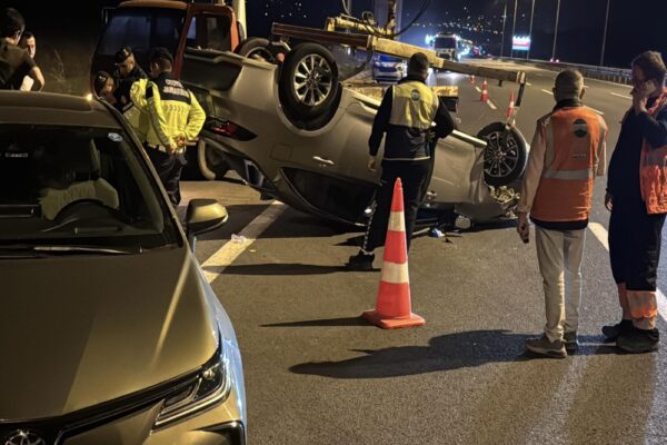 Kuzey Marmara Otoyolu’nda 2 otomobilin çarpıştığı kazada 5 kişi yaralandı haberi