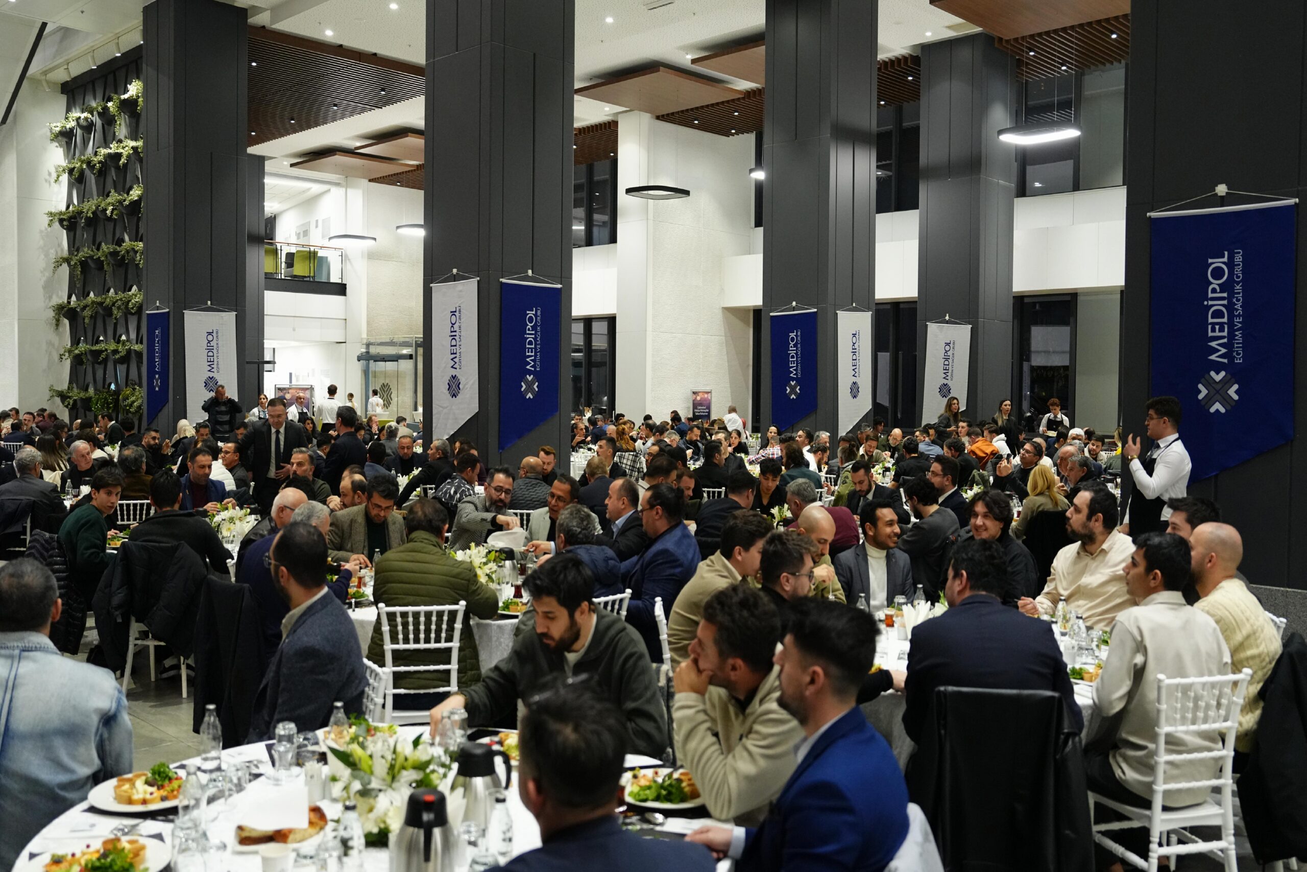 medipolun-geleneksel-medya-mensuplari-sahur-bulusmasi-gerceklestirildi-haberi-nJ69reKq.jpg