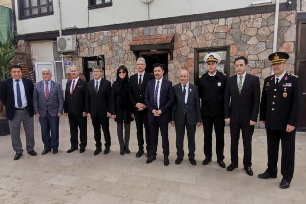 Mudanya’da protokol bayramlaştı haberi