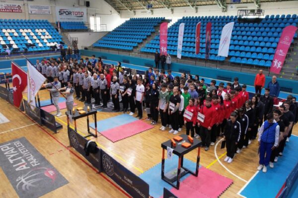 Okul Sporları Gençler Bilek Güreşi Müsabakaları Edirne’de başladı haberi