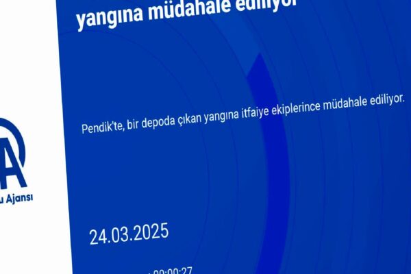 Pendik’te bir depoda çıkan yangına müdahale ediliyor haberi