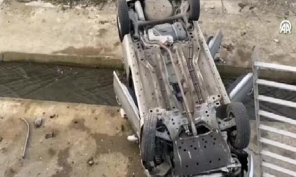 Pendik’te otomobilin dereye düşmesi sonucu 5 kişi yaralandı haberi
