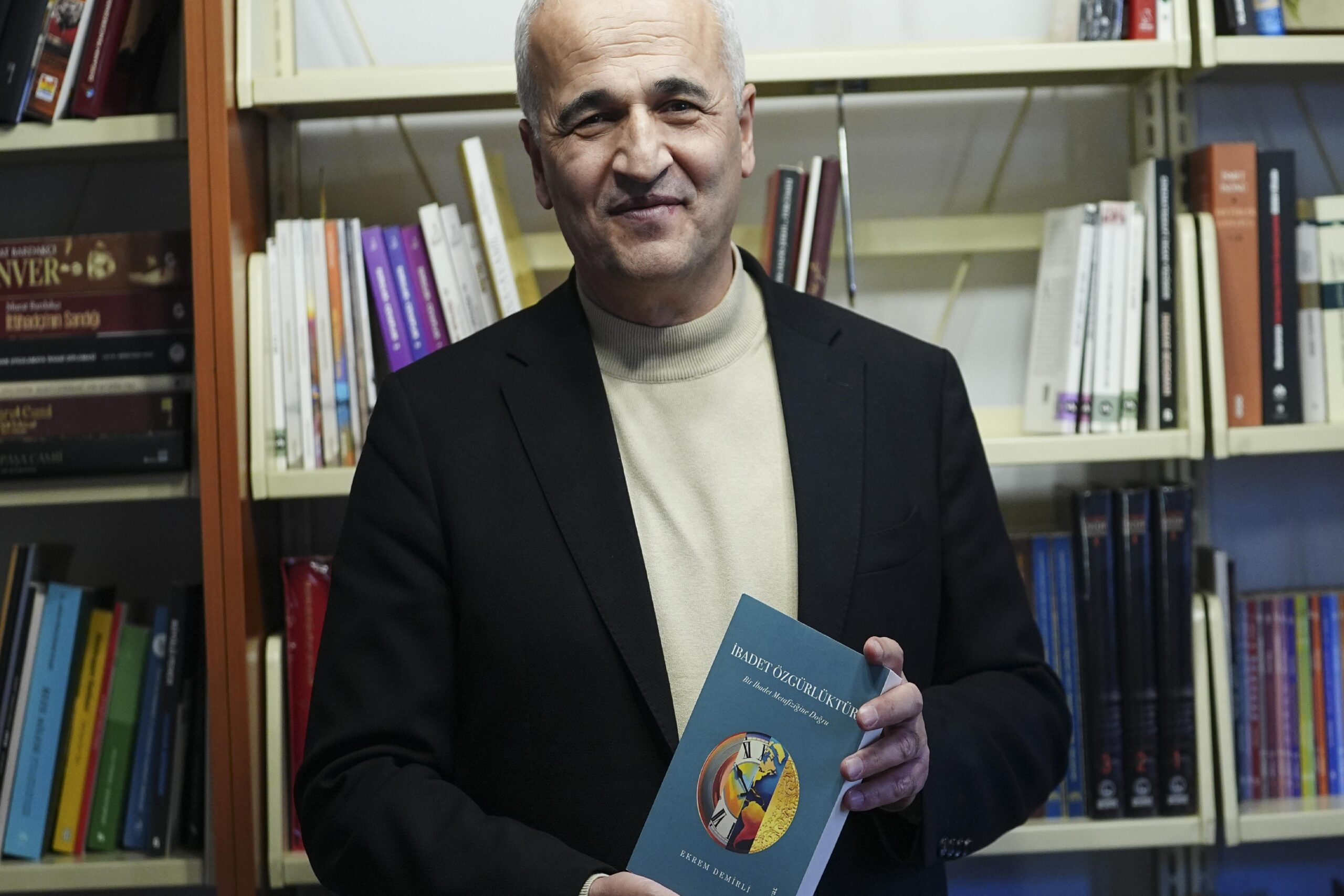 prof-dr-ekrem-demirli-ibadet-ve-ozgurluk-arasindaki-iliskiyi-anlatti-haberi-Ri3xY7m6.jpg