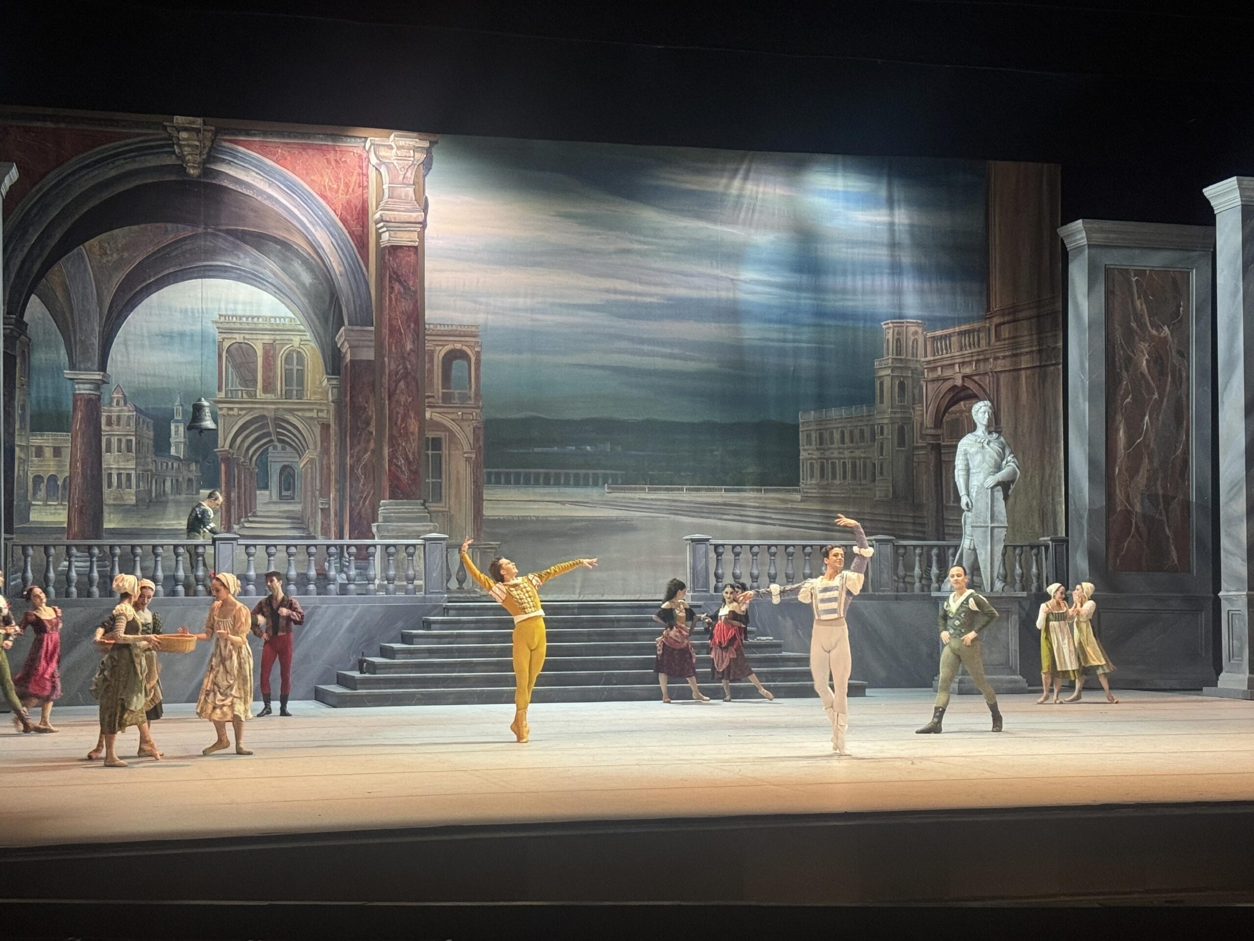 romeo-ve-juliet-bale-gosterisi-15-martta-akmde-sanatseverlerle-bulusacak-haberi-hPFM1KRn.jpg