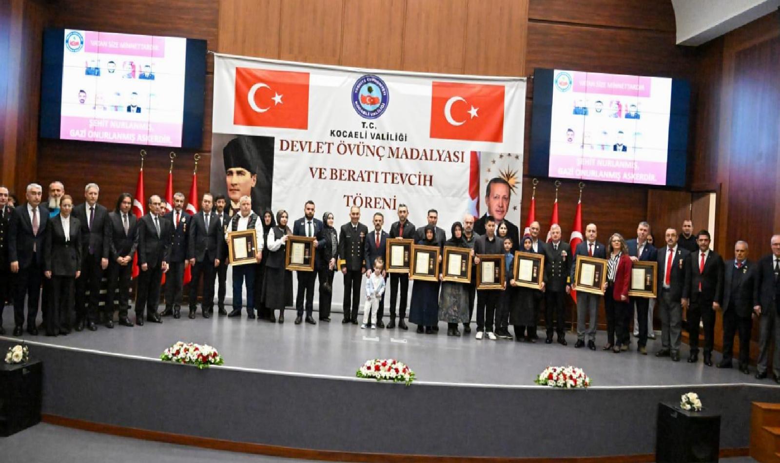 sakarya-kocaeli-ve-zonguldakta-devlet-ovunc-madalyasi-tevcih-toreni-duzenlendi-haberi-gF3MF68l.jpg