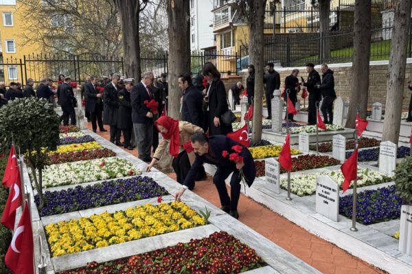 Sakarya ve çevre illerde Çanakkale Deniz Zaferi’nin 110. yılı dolayısıyla törenler düzenlendi haberi