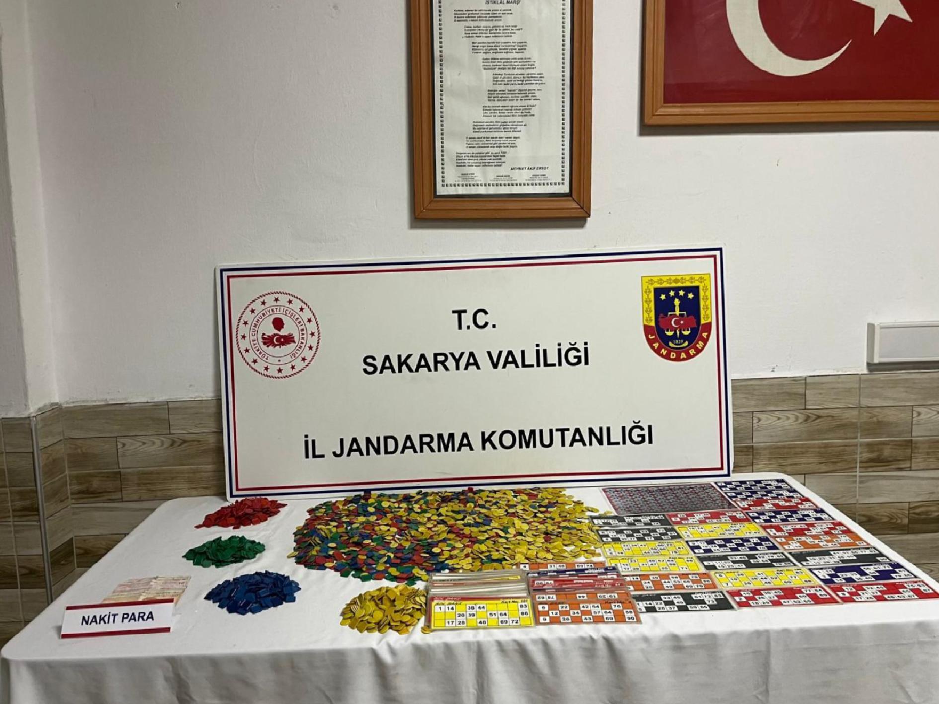 sakarya-ve-kocaelide-kumar-oynayan-73-kisiye-675-bin-31-lira-ceza-verildi-haberi-xVPHuYFH.jpg
