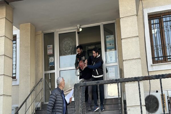 Sakarya’da 1 kişinin tüfekle öldürülmesine ilişkin baba ve oğlu adliyede haberi