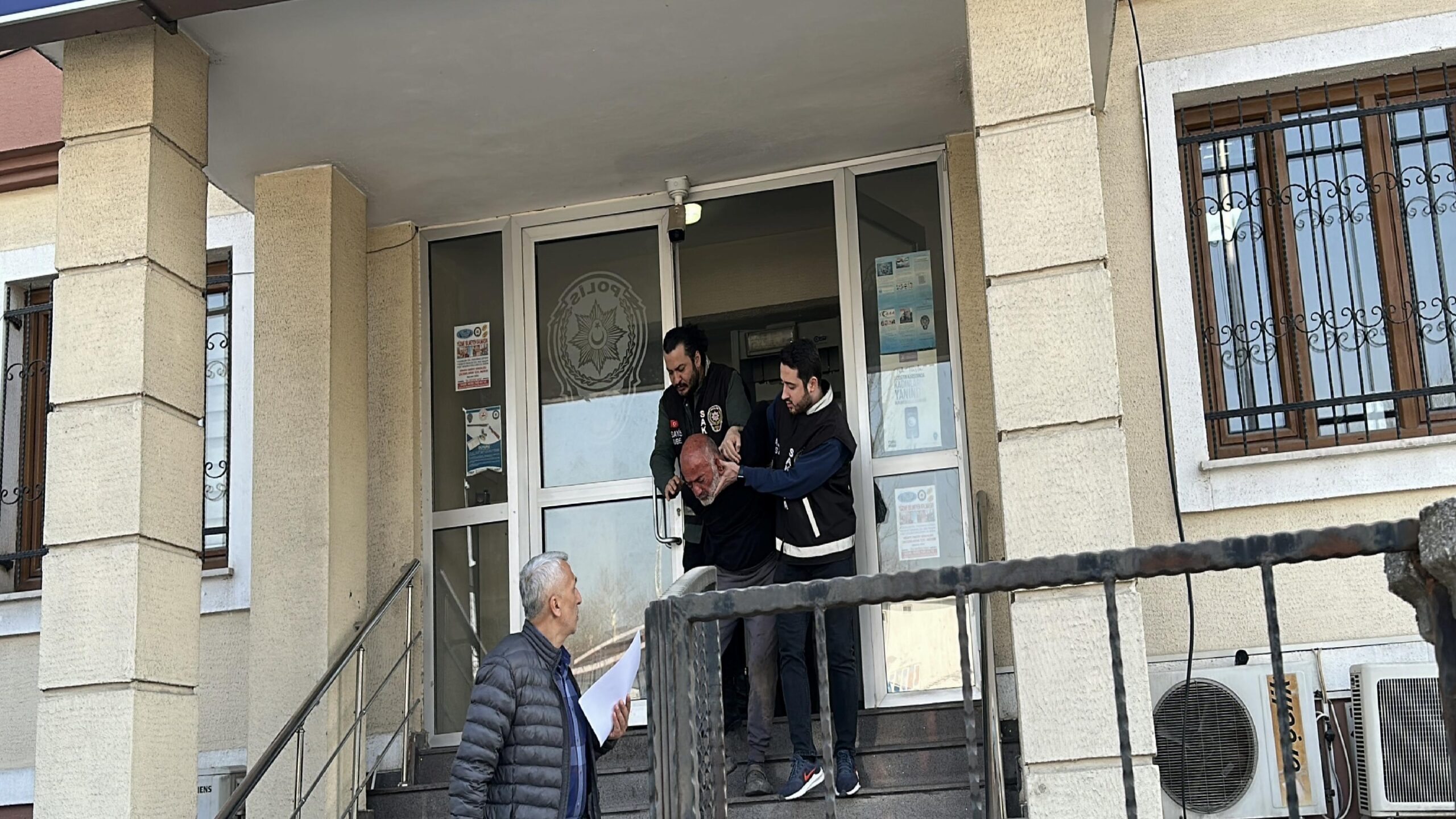 sakaryada-1-kisinin-tufekle-oldurulmesine-iliskin-baba-ve-oglu-adliyede-haberi-cWLlEqW2.jpg