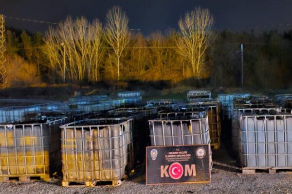 Sakarya’da 370 bin litre kaçak akaryakıt ele geçirildi haberi